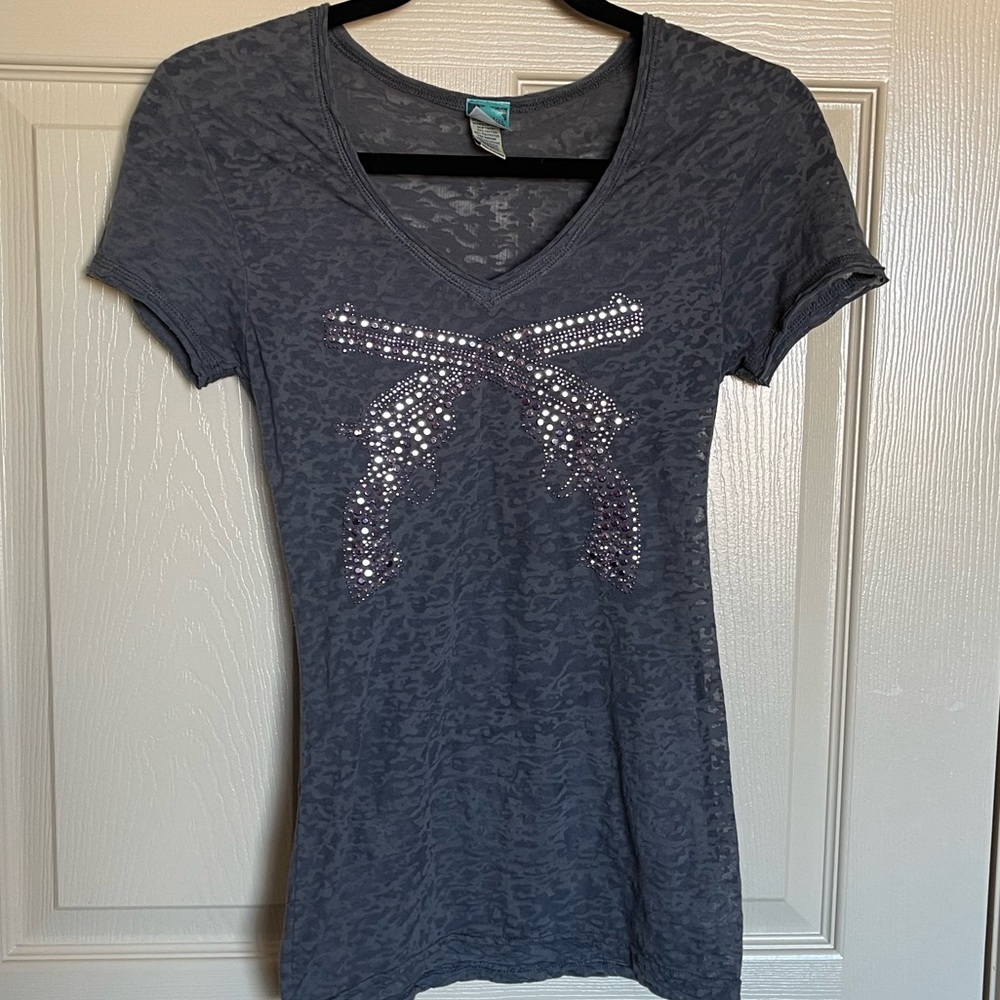 Grey sheer Tshirt with pink rhinestone crossed revolvers on front